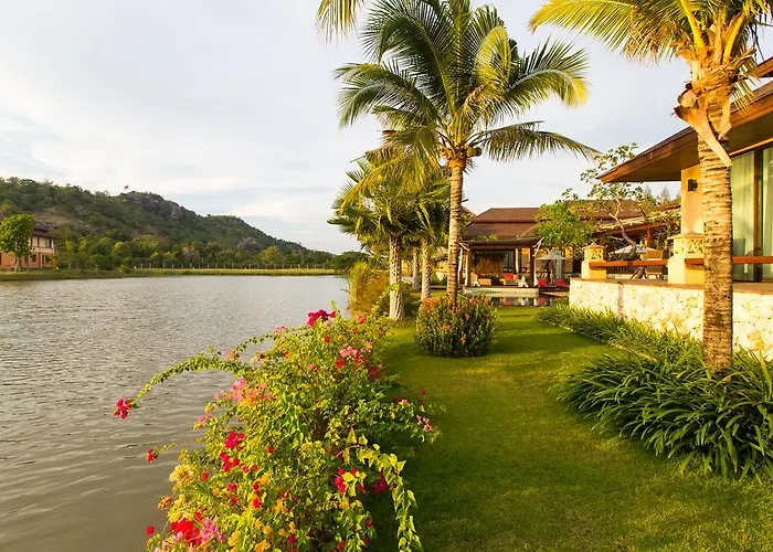 Dasiri Lakefront Villa