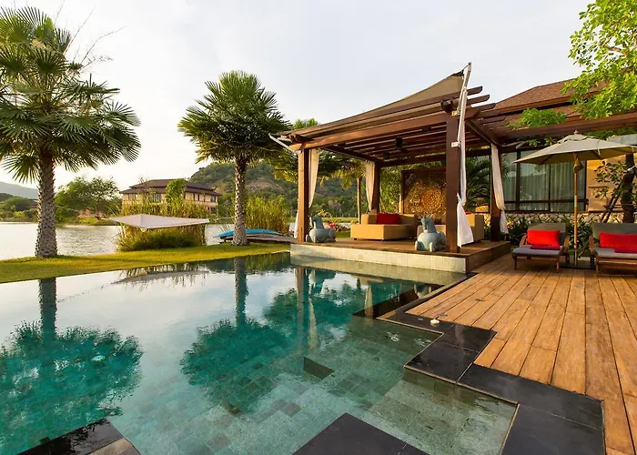 Dasiri Lakefront Villa