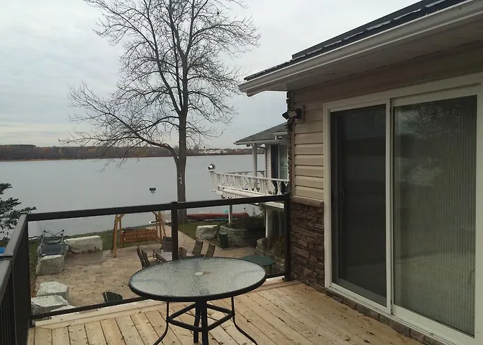Victoria Harbour Cottages