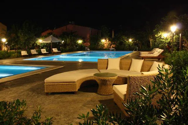 Ville Dell'Eden Con 9 Camere Da Letto In 6 Unita Abitative