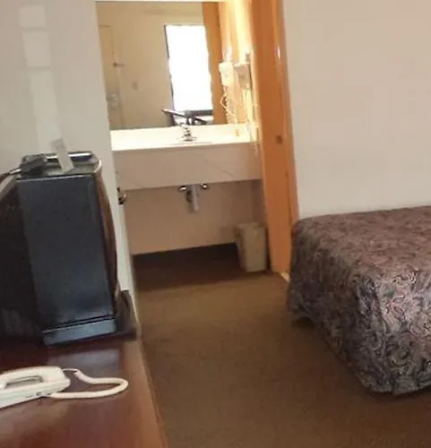 Amerivu Inn And Suites - Siler City