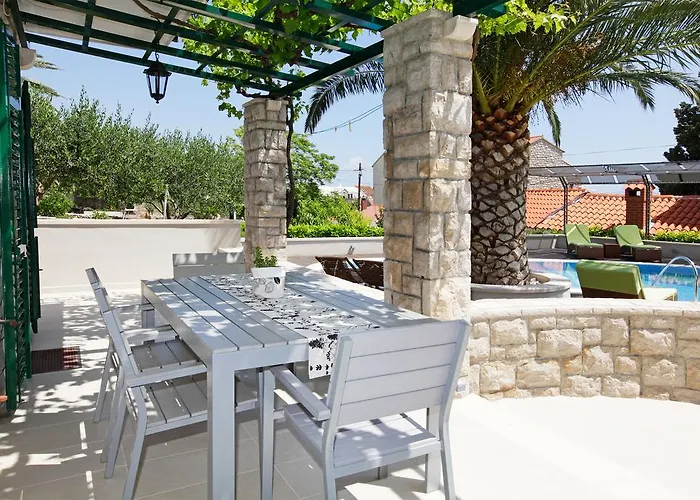 Apartments Diana - New Heated Pool