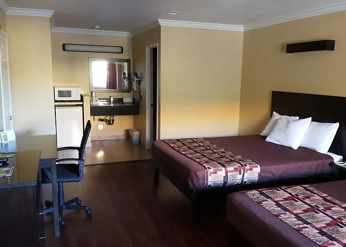 Anaheim Astoria Inn & Suites