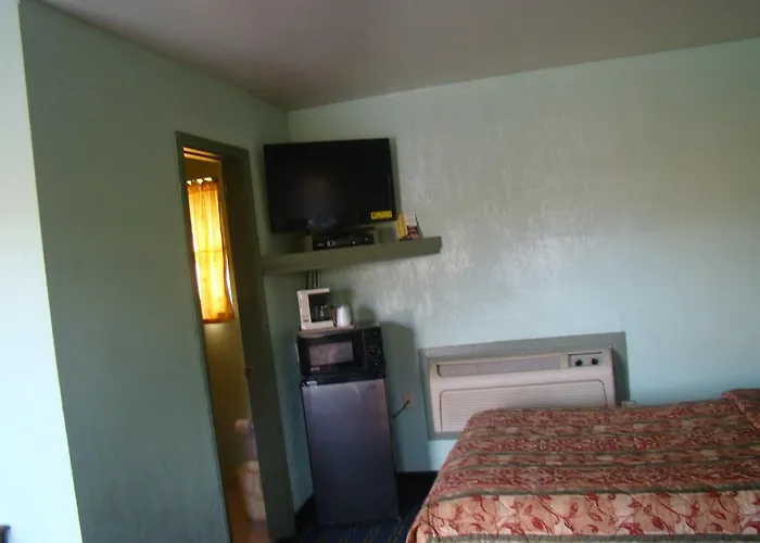 Budget Inn Mount Airy