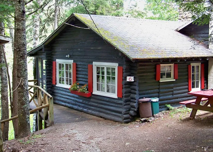 Robinson'S Cottages