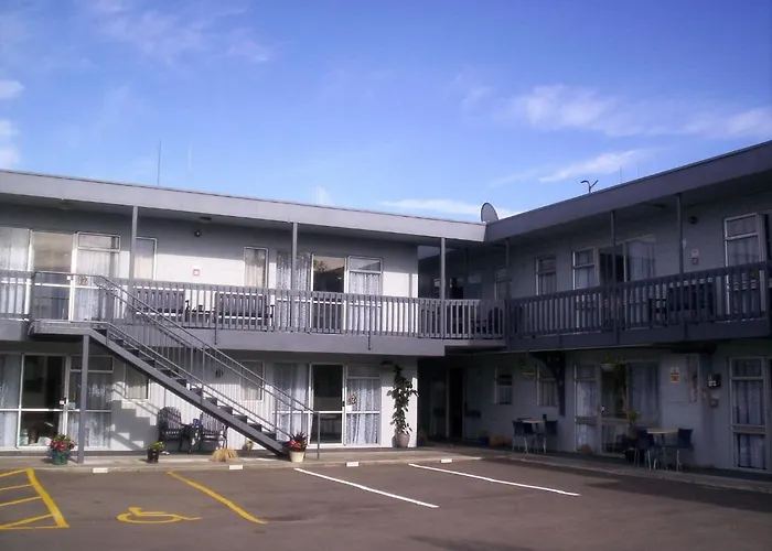 Broadway Motor Inn