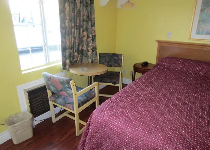 Travel Eagle Inn Motel