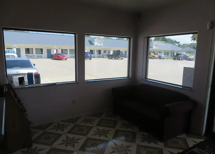 Travelers Inn And Suites Liberty