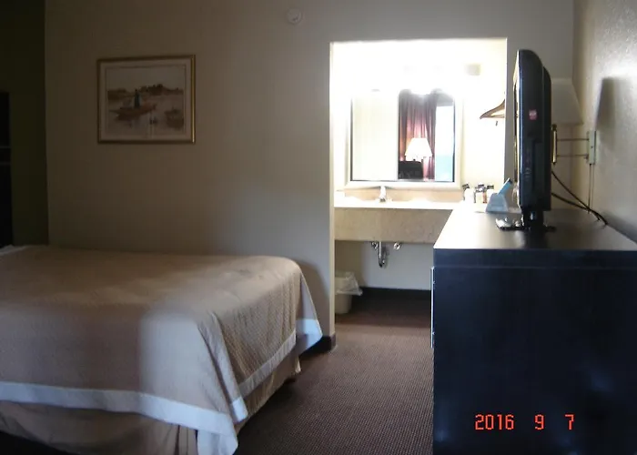 Days Inn Oil City Conference Center