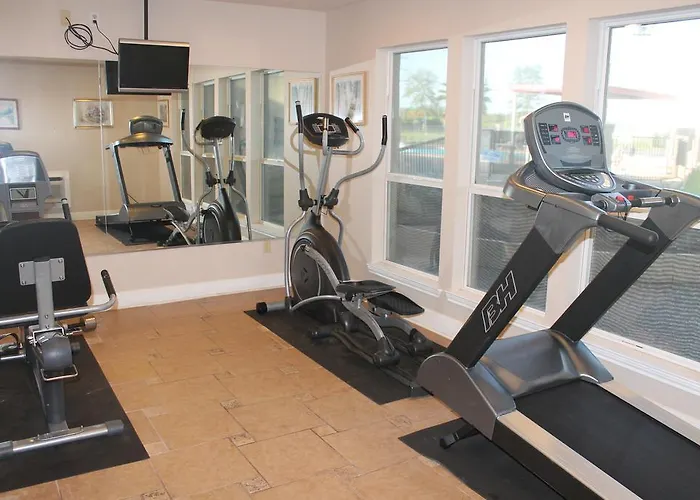Bays Inn And Suites Baytown