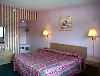 Relax Inn- Springfield