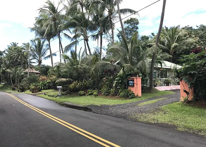 Whale House At Kehena Beach