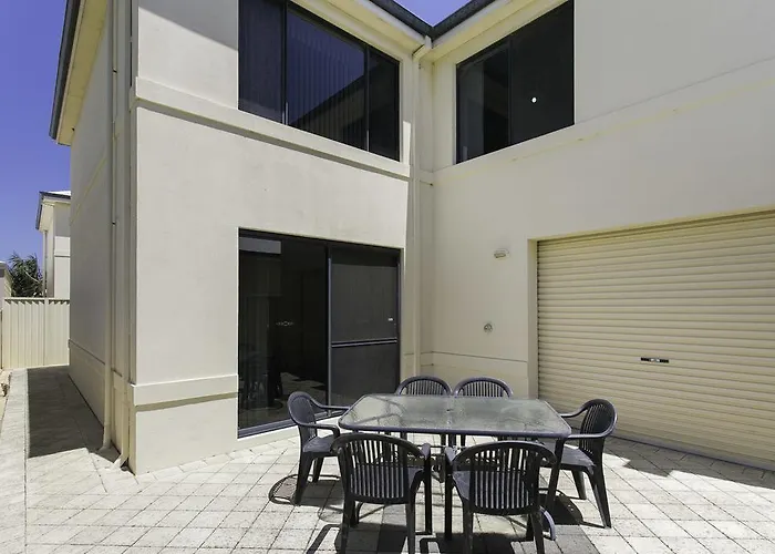 Seahaven By Rockingham Apartments