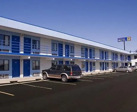 Country Host Motel
