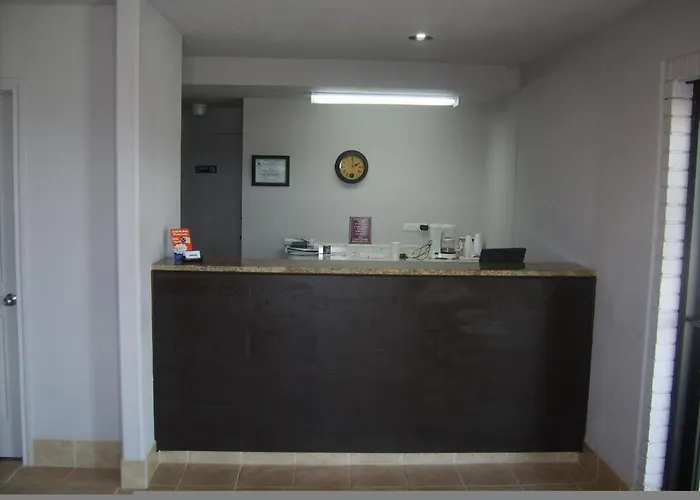 Econo Inn Suites