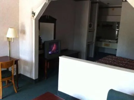 Americas Best Inn & Suites Greenwood