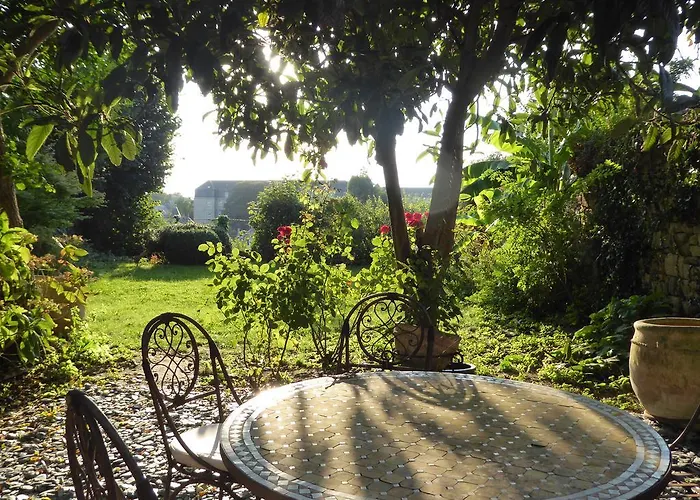 Appartement Des Remparts, Avec Jardin En Centre Ville