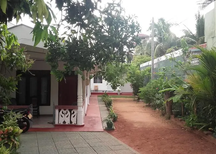Araliya White House