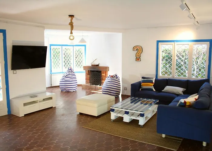 Superb Seafront Villa