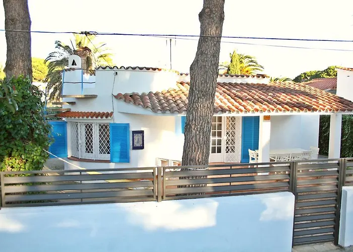 Superb Seafront Villa