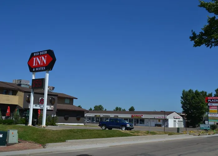 Red Deer Inn & Suites