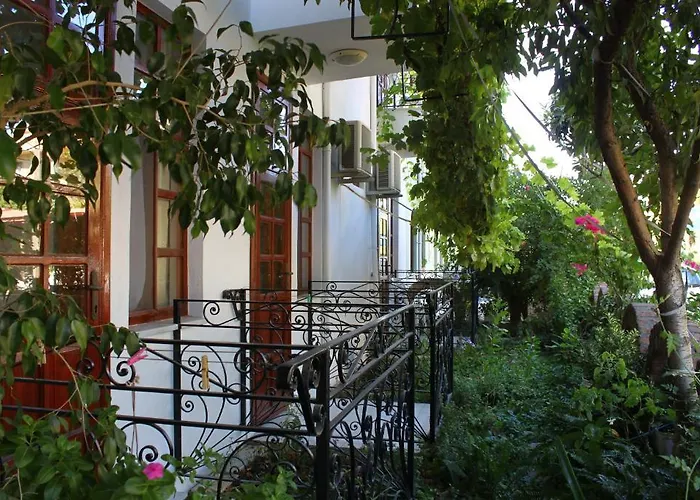 Rose Pension
