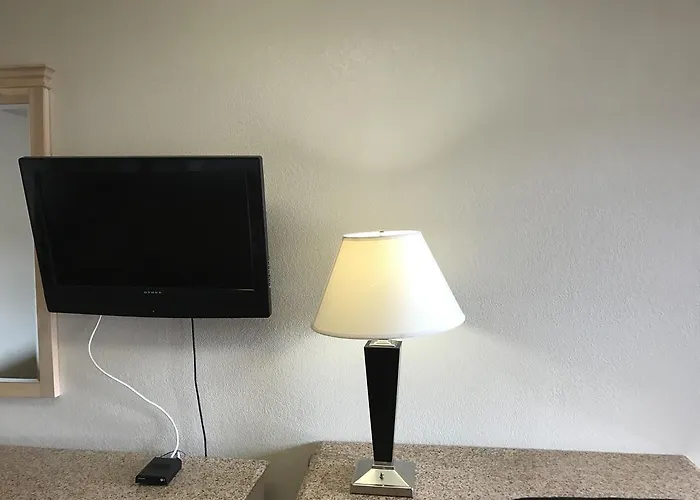 Crystal Inn And Suites