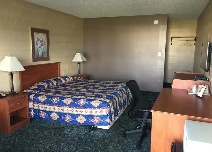 Country Host Motel