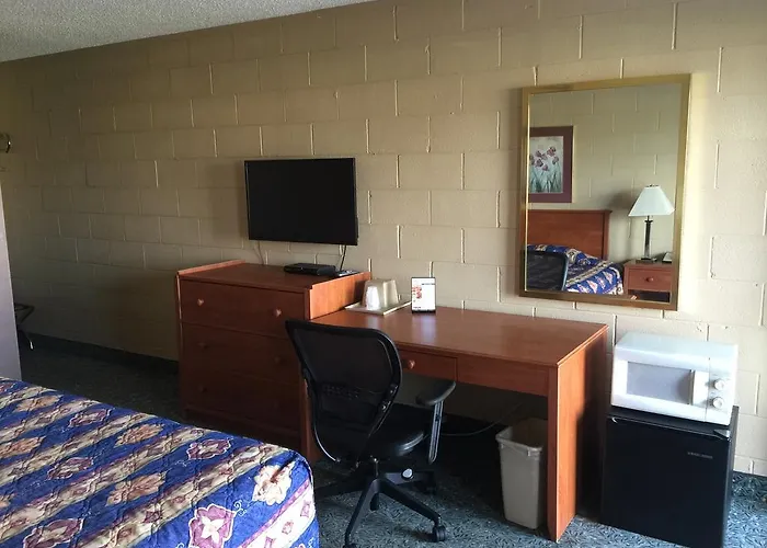 Country Host Motel