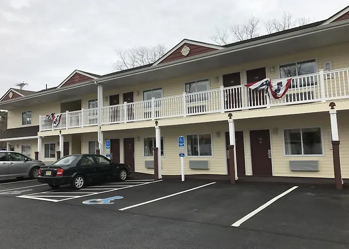 Crystal Inn And Suites