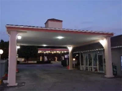 Knights Inn - Roanoke