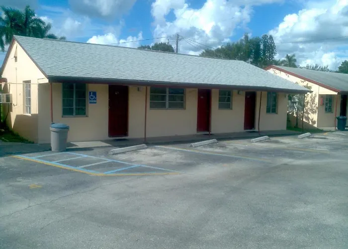 Palm City Motel
