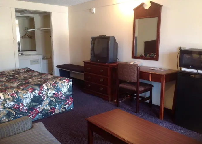 Knights Inn - Cayce