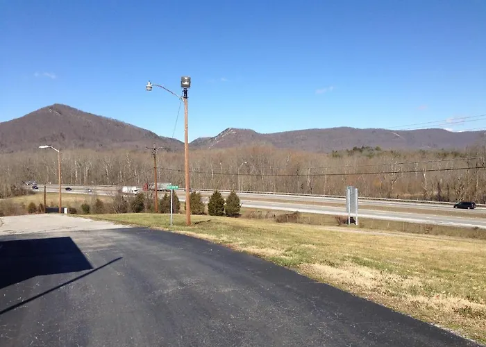 Budget Host Inn