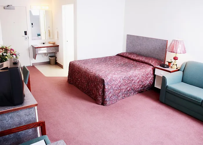 Country Club Inn