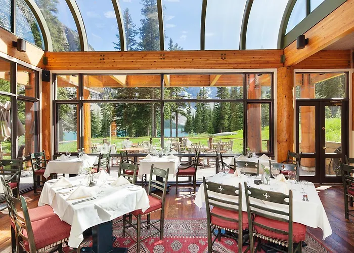 Moraine Lake Lodge