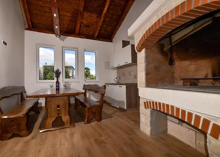 Villa Lily