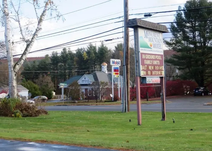 Monument Mountain Motel