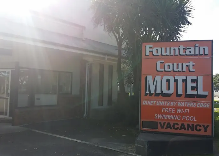 Fountain Court Motel