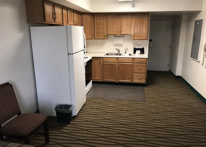 President Inn & Suites