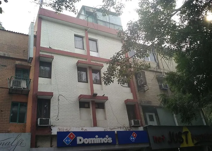 Pamposh Guest House Gk II Market