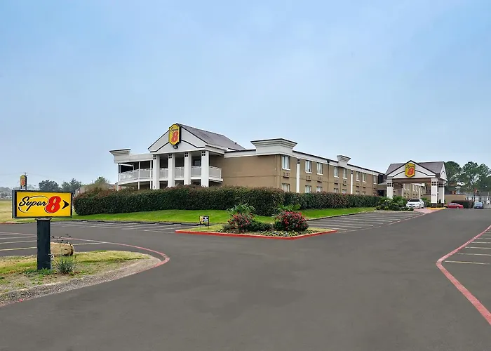 Super 8 By Wyndham Grand Prairie North