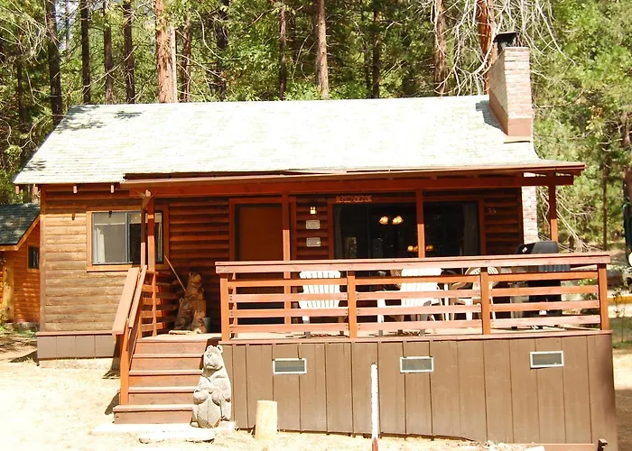 Cubby'S Den At The Redwoods In Yosemite