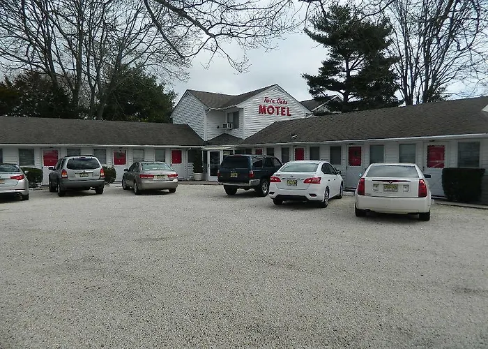 Twin Oaks Motel