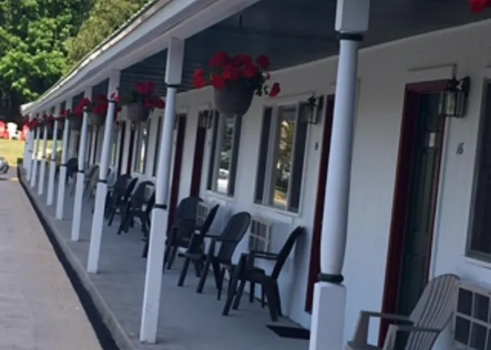 Rock Ledge Motel