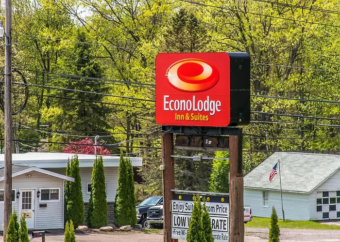 Econo Lodge Inn & Suites Lake Harmony - Pocono Mountains Area