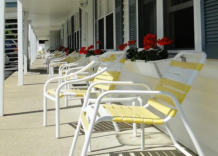 Studio East Motel