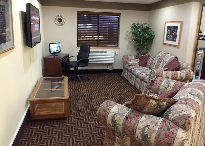 Super 8 By Wyndham Knoxville