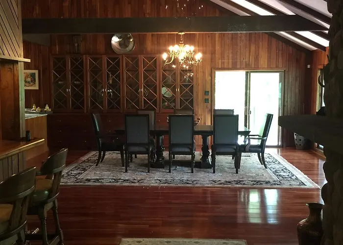 The Lodge In Sugar Hollow