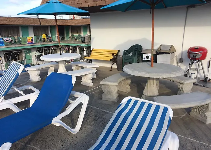 Crystal Sands Motel